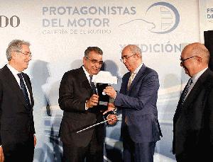 Francisco Javier García Sanz recibe el premio Protagonista del Motor 2017 del diario El Mundo