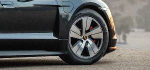 Hankook liefert spezielle E-Reifen für Elektrosportwagen Porsche Taycan 