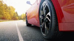 Innovativer Reifen für sportliche Elektroautos: MICHELIN Pilot Sport EV